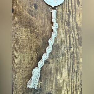 Handmade macrame keychain tan